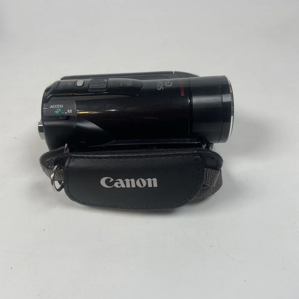 Canon VIXIA HF M32 Full HD 1080p AVCHD 64GB Flash Camcorder 15x W/ Extras Tested